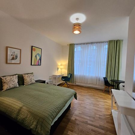 Central Chambers Suites - Suite 1 Leek Zewnętrze zdjęcie