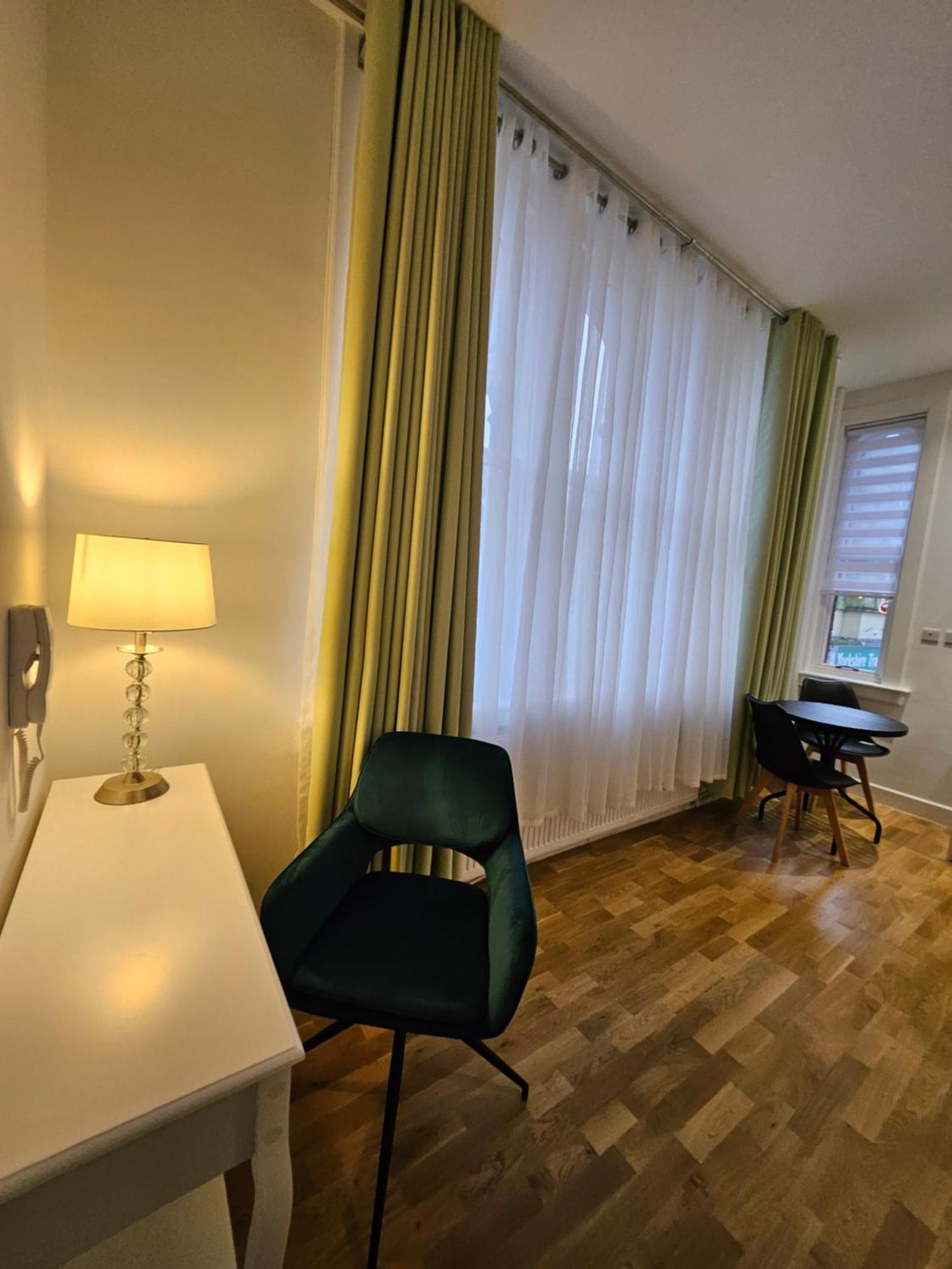 Central Chambers Suites - Suite 1 Leek Zewnętrze zdjęcie