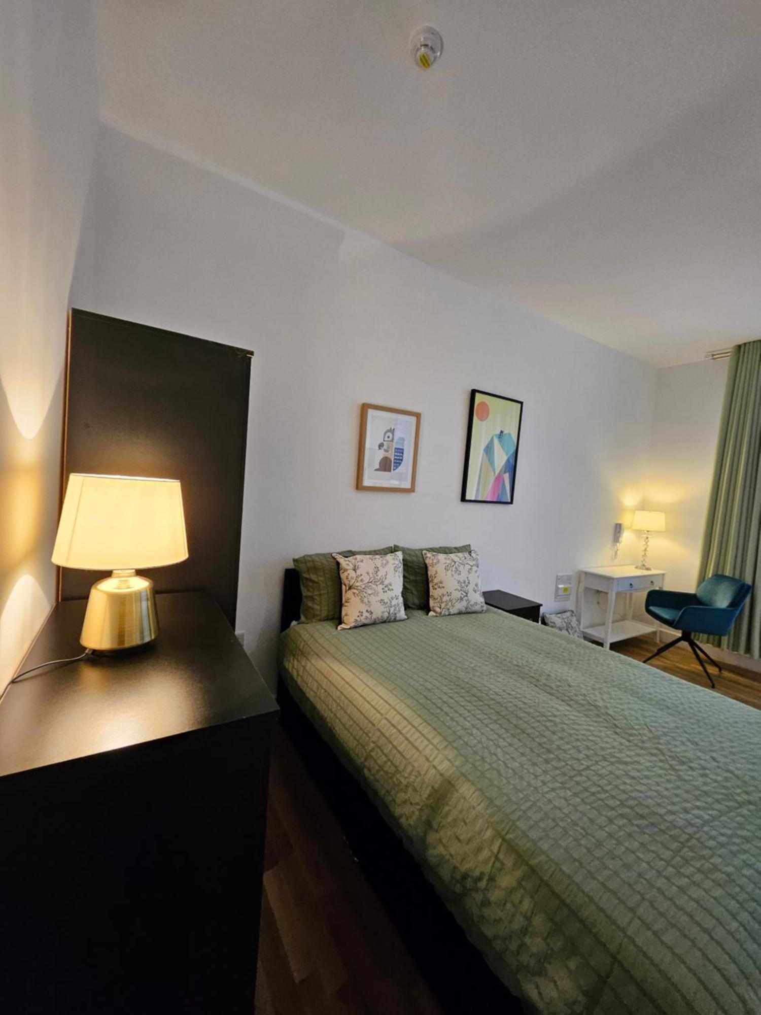 Central Chambers Suites - Suite 1 Leek Zewnętrze zdjęcie