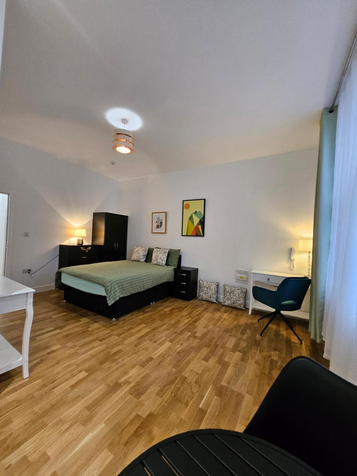 Central Chambers Suites - Suite 1 Leek Zewnętrze zdjęcie