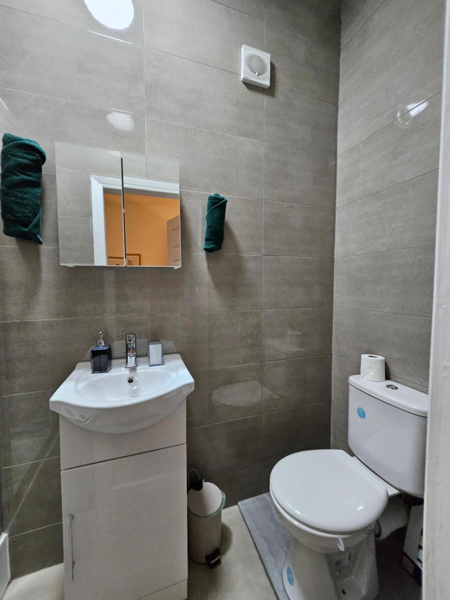 Central Chambers Suites - Suite 1 Leek Zewnętrze zdjęcie